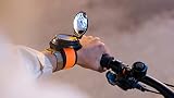 Bub-up Superbikero Rückspiegel und blinker Armband fur Fahrrad und Roller. Zwei leuchtende Armbänder für Fahrräder oder Roller mit eingebautem Rückspiegel. Fahrradspiegel mit Leuchtarmband. - 3
